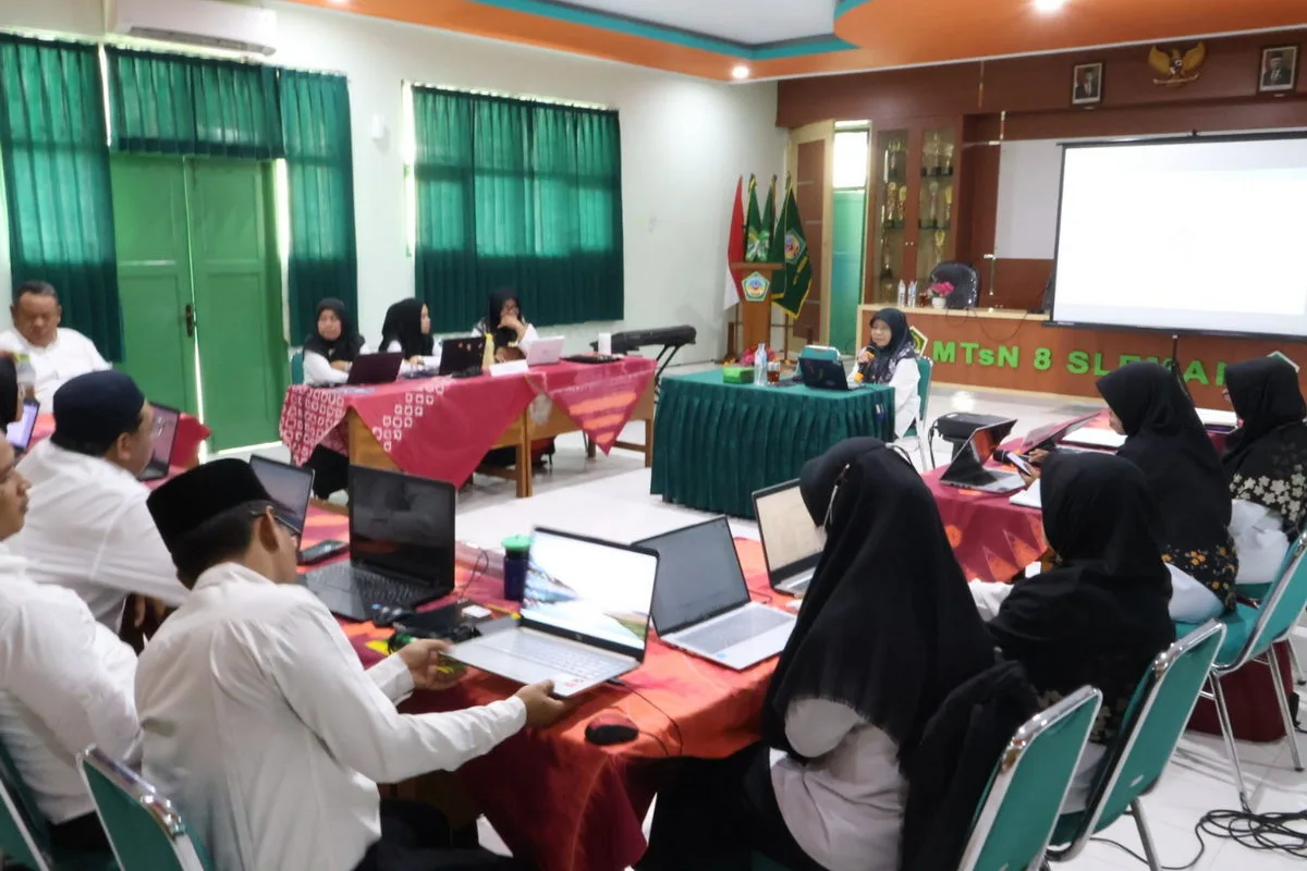 MTsN 8 Sleman Gelar Workshop Penyusunan Modul Ajar Bersama Pengawas Kemenag Sleman