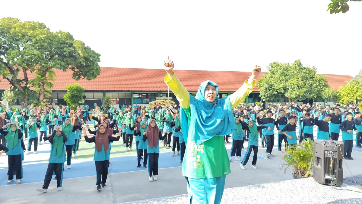 Sehatkan Jasmani dan Rohani, MTs Negeri 3 Sleman Rutinkan Senam Bersama