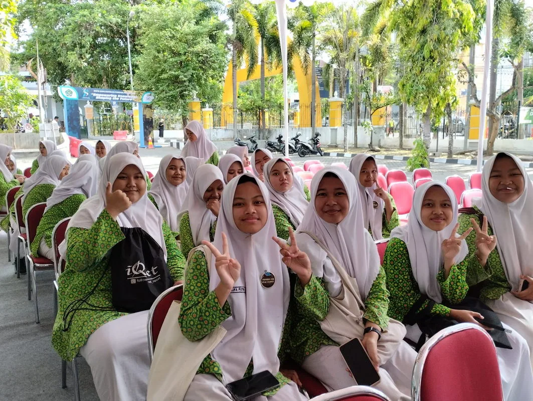 Siswa MTsN 6 Sleman Kunjungi Expo Kemandirian Pesantren Di UIN Sunan Kalijaga