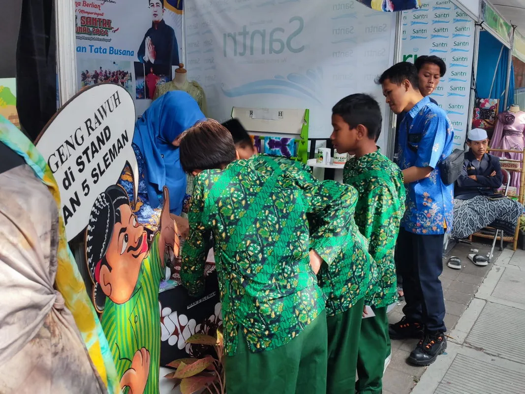 Berpartisipasi, MTs Negeri 3 Sleman Kunjungi Expo Hari Santri di UIN Yogyakarta