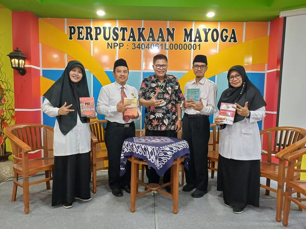 Perpustakaan MAN 3 Sleman Terima Hibah Buku dari Forkom Pengurus Dewan Pendidikan DIY