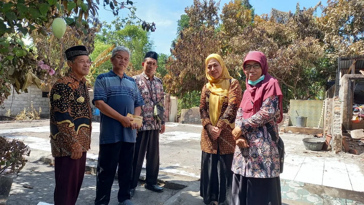 Soldaritas MTsN 10 Sleman bagi Korban Musibah Kebakaran Rumah