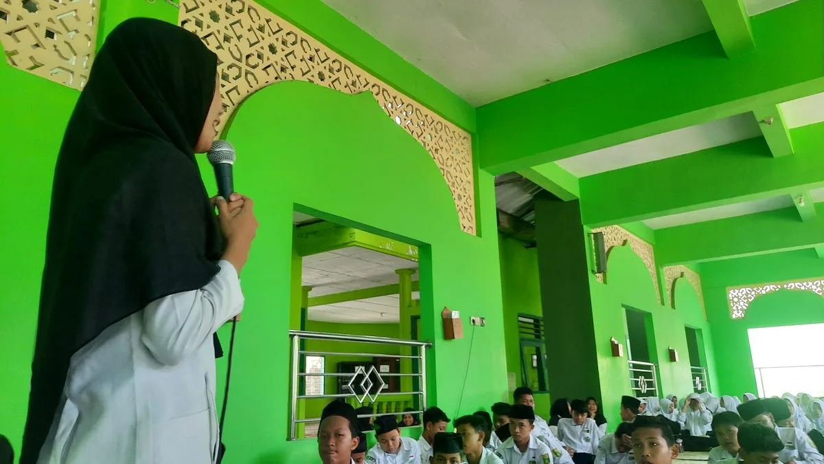 Belajar tentang Pembuatan Mading yang Menarik, Siswa Kelas 7 MTsN 2 Sleman Ikuti Workshop