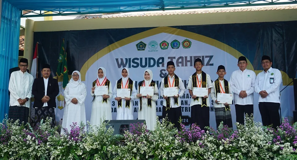 Enam Santri Madrasah Integrasi; MAN 3 Sleman, MTsN 6 Sleman, dan MIN 1 Sleman Raih Predikat Wisudawan Tahfiz Terbaik