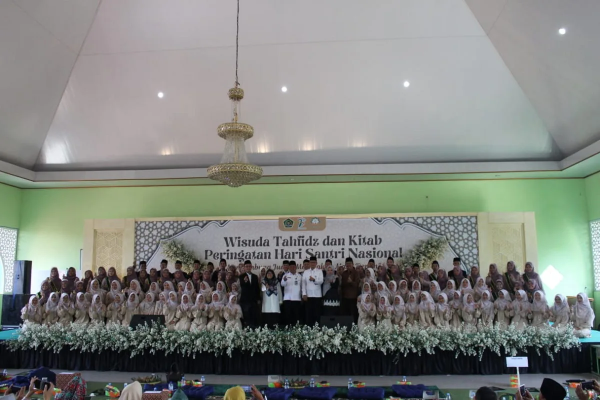 Jelang Hari Santri, MAN 2 Sleman Laksanakan Wisuda Tahfidz dan Kitab