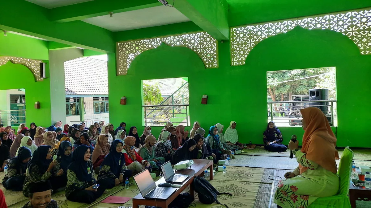 Perkuat Interaksi dengan Anak, Orang Tua Siswa MTsN 2 Sleman Ikuti Kegiatan Parenting