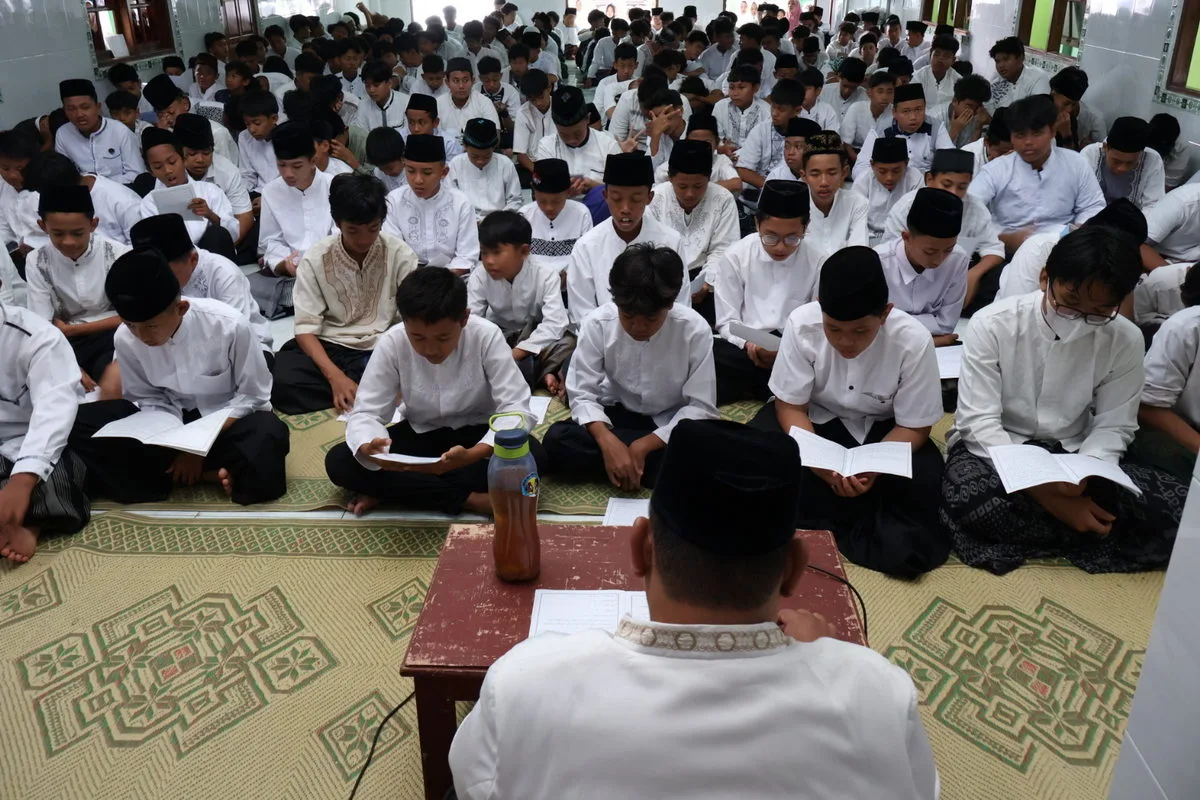 MTs Negeri 8 Sleman Gelar Mujahadah dalam Memperingati Hari Santri