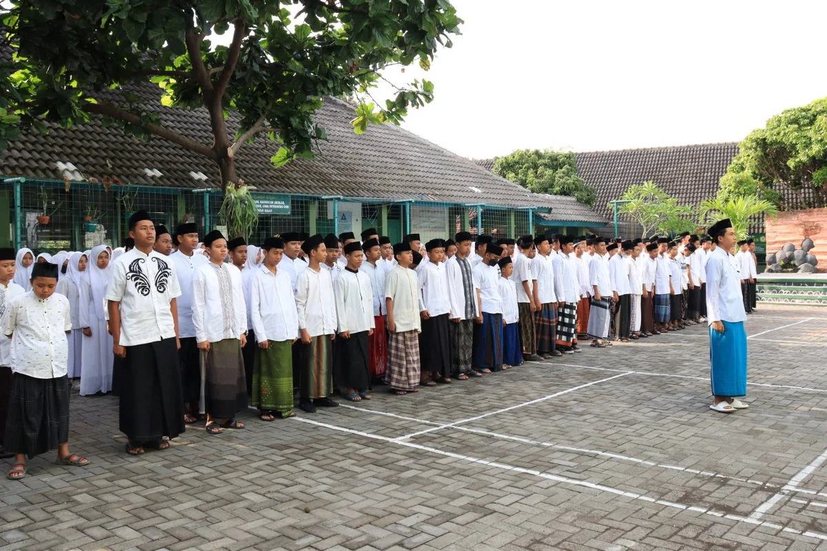 MTsN 9 Sleman Ikuti Apel Hari Santri Dengan Khidmat