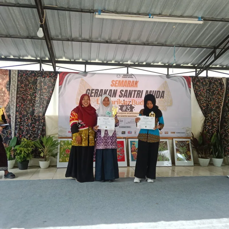 Ranu Siswi MTs Negeri 8 Sleman Raih Juara 2 dalam Lomba Membatik Tingkat Provinsi