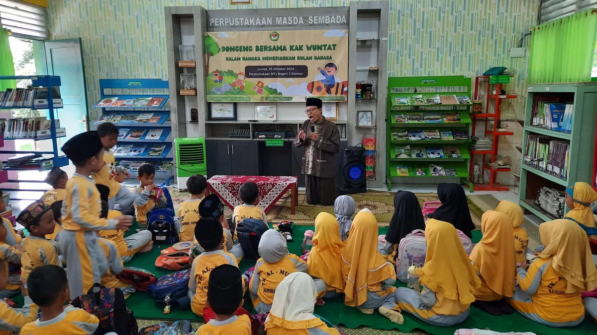 Semarakkan Bulan Bahasa, Perpustakaan MTsN 2 Sleman Gelar Kegiatan Mendongeng untuk Siswa TK
