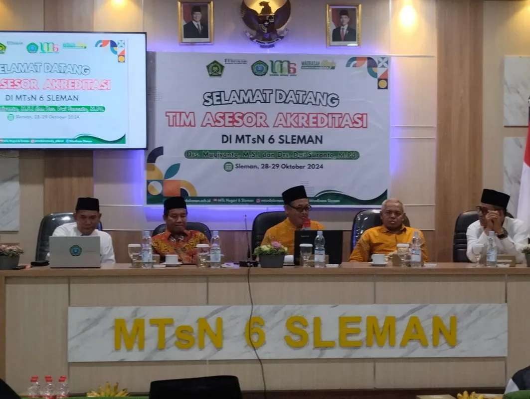 Tim Asesor Akreditasi Visitasi Hari Pertama MTsN 6 Sleman