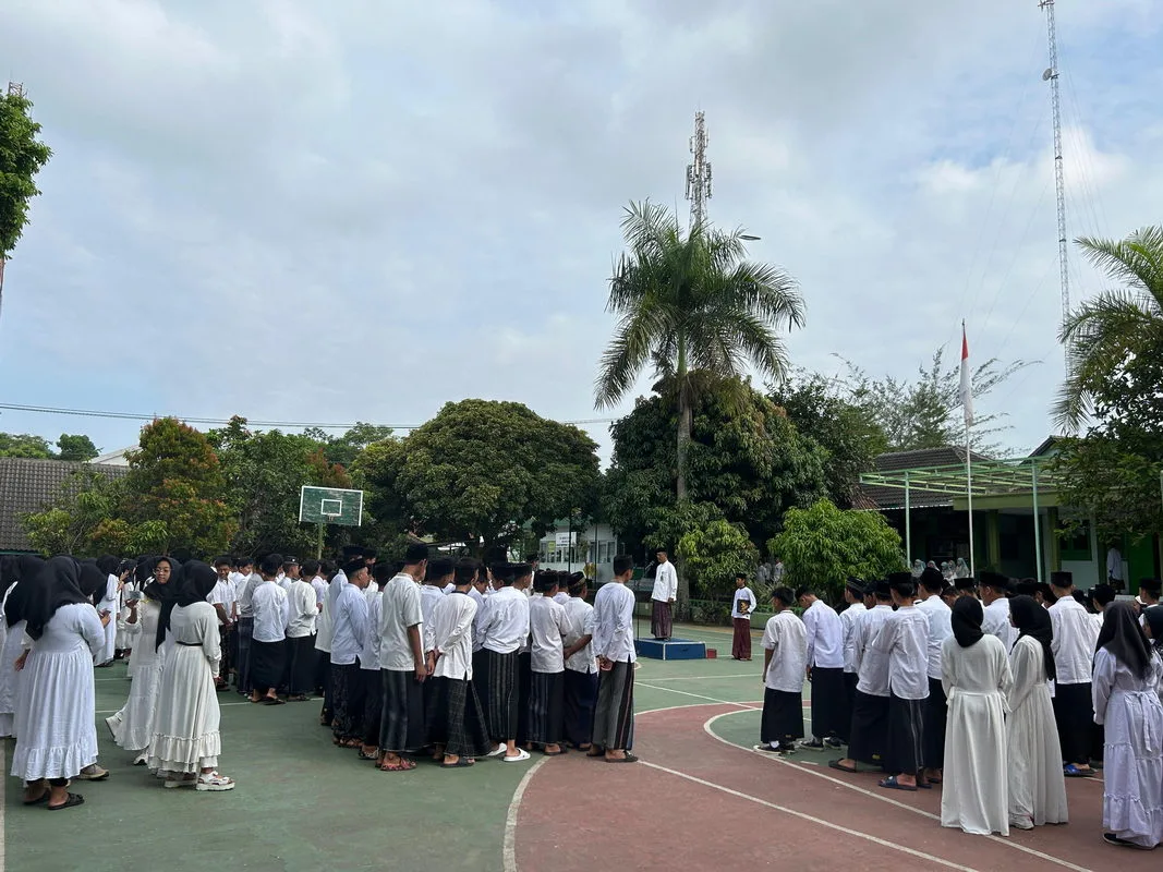 Upacara Hari Santri di MTsN 2 Sleman Berlangsung Khidmat