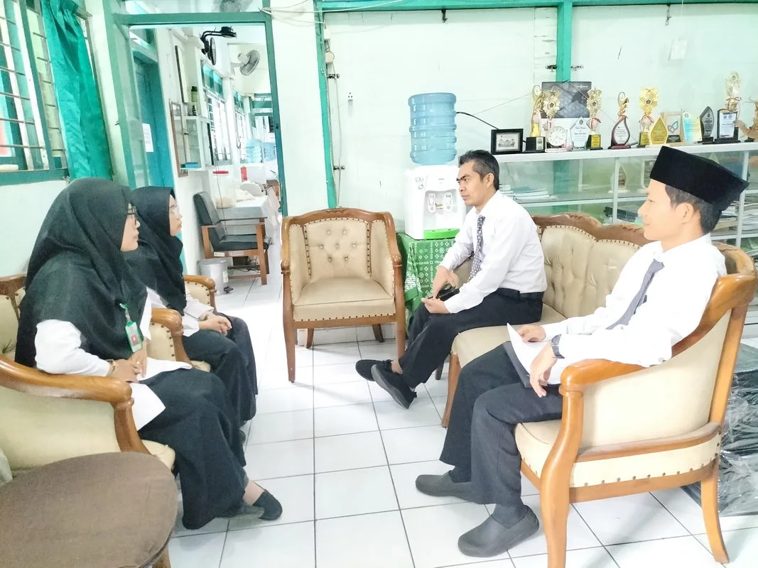 Aksi Guru Model MTsN 6 Sleman pada Visitasi Akreditasi: Memfokuskan 40 Aspek Pembelajaran