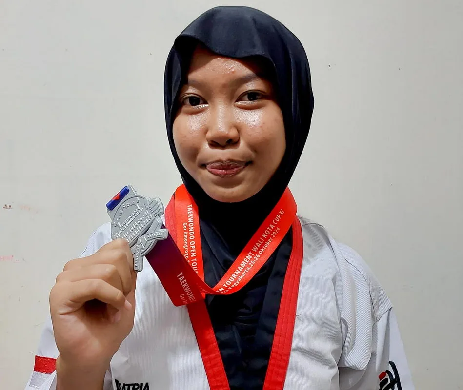Siswi MTsN 1 Sleman Raih Prestasi di Ajang Taekwondo Se-Indonesia Wali Kota Cup XI
