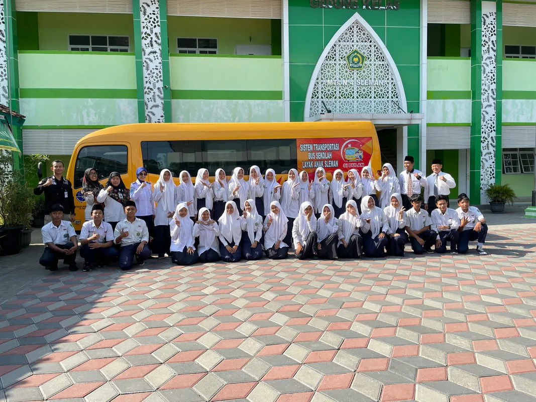 Sosialisasi Keselamatan Lalu Lintas, OSIS MTsN 4 Sleman Jadi Pelopor
