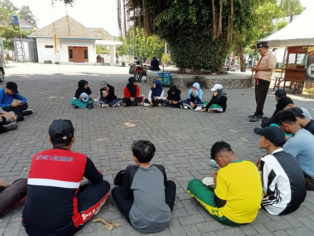 Latihan Dinamika Kelompok: MTsN 8 Sleman Kirim Perwakilan Terbaik Kemah Pramuka Madrasah Nasional