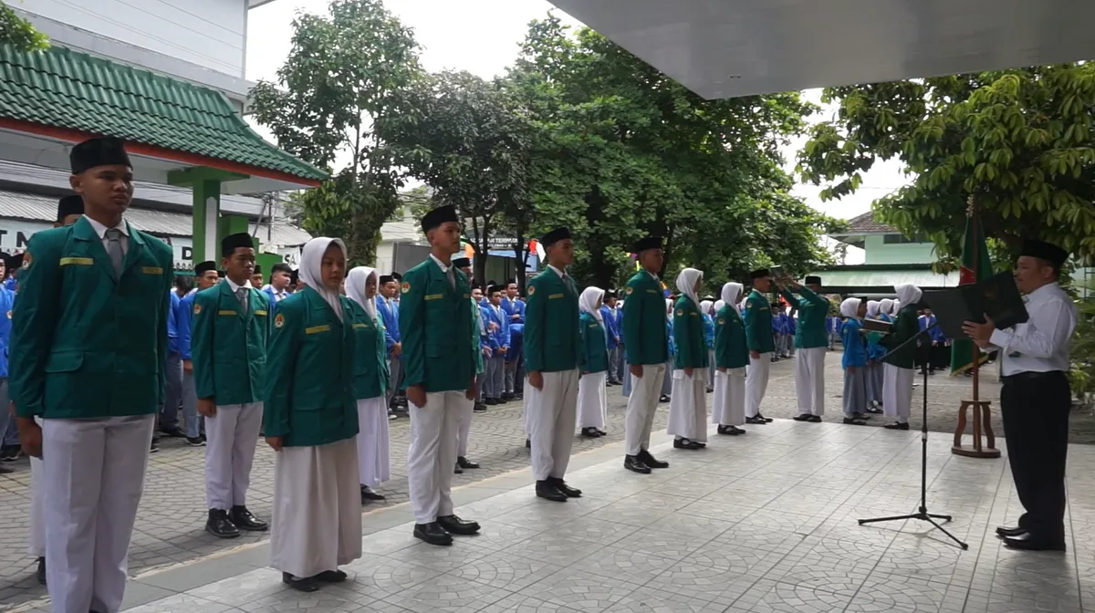 Upacara Sumpah Pemuda dan Pelantikan Dewa MAN 3 Sleman Masa Khidmat 2024-2025