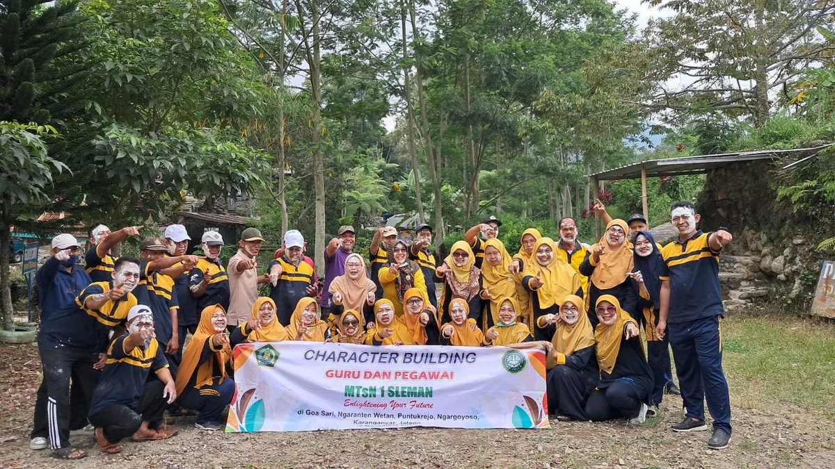 Kegiatan Character Building MTsN 1 Sleman: Bangun Kerja Sama Melalui Outbond Seru