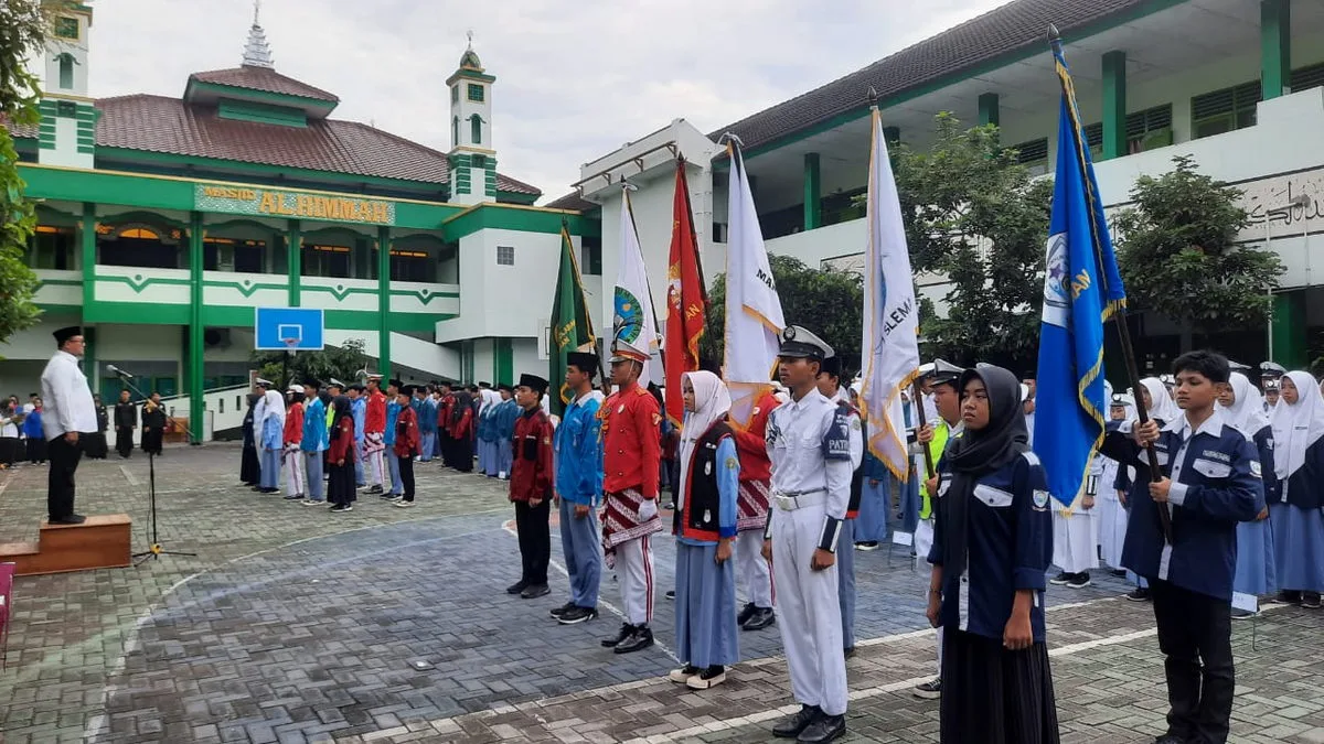 Serah Terima Jabatan Pengurus Organisasi Siswa MAN 1 Sleman