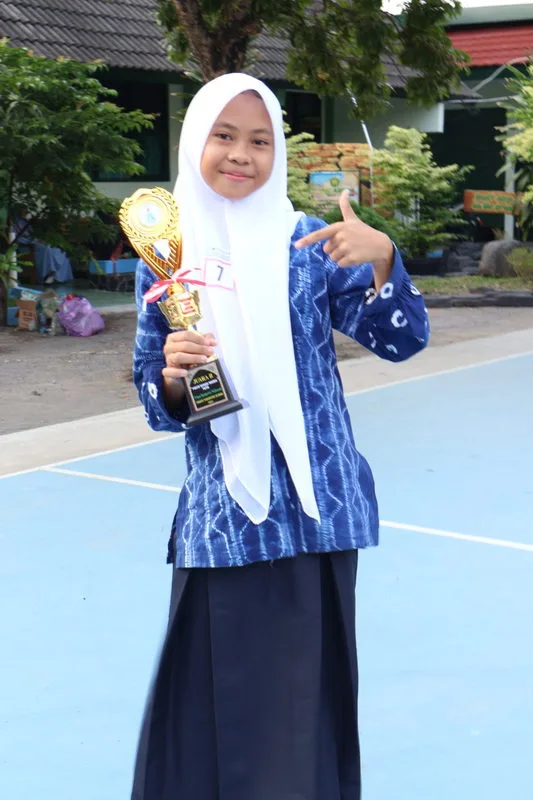 Terawati Khusna Raih Juara 2 Lomba Pidato Bahasa Inggris di Pekan Kompetisi Madrasah (PKM)