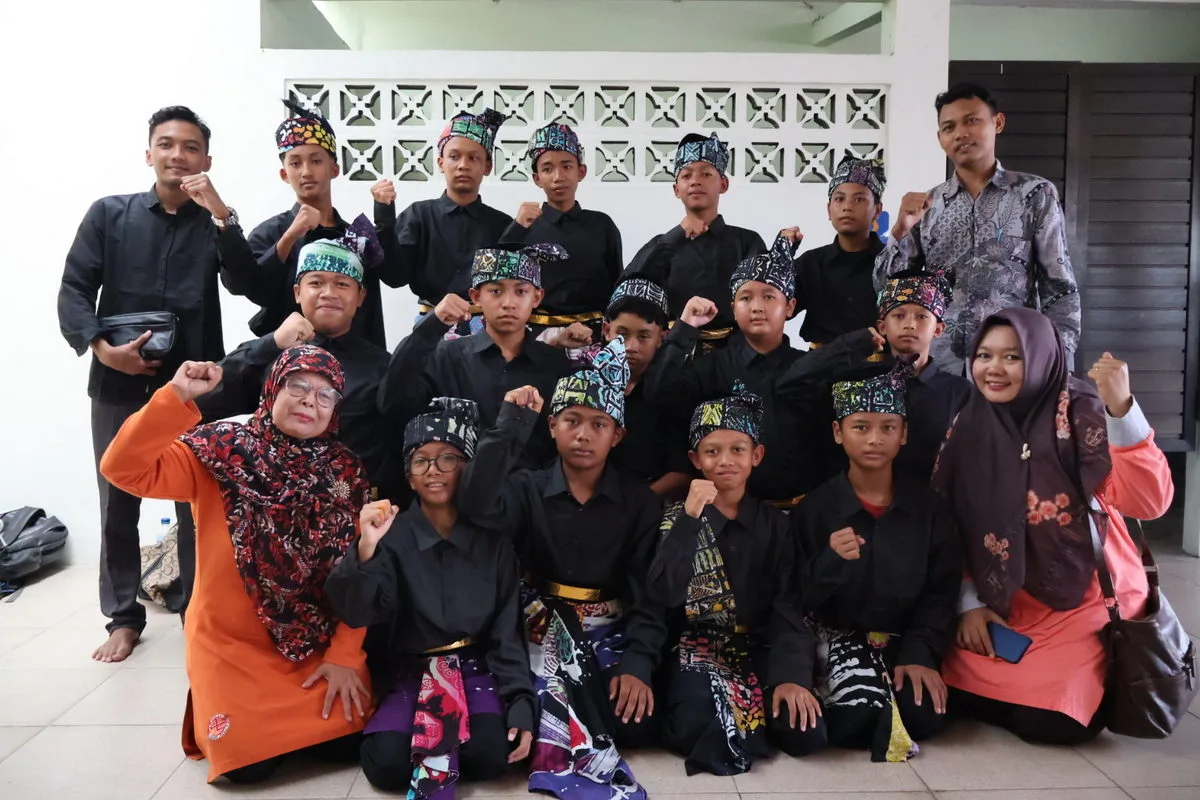 Tim Hadroh MTsN 8 Sleman Tampil Memukau dalam PKM MTs Kabupaten Sleman