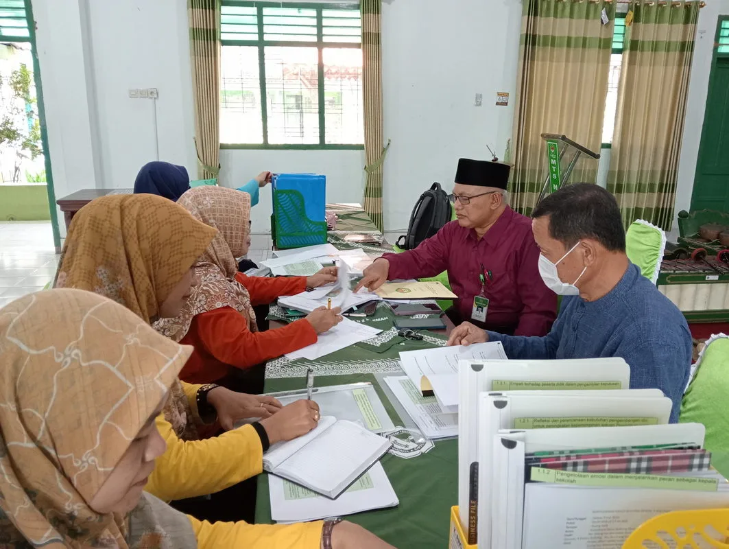 Persiapkan PKKM dengan Matang, MTsN 2 Sleman Mendapatkan Pendampingan dari Pengawas