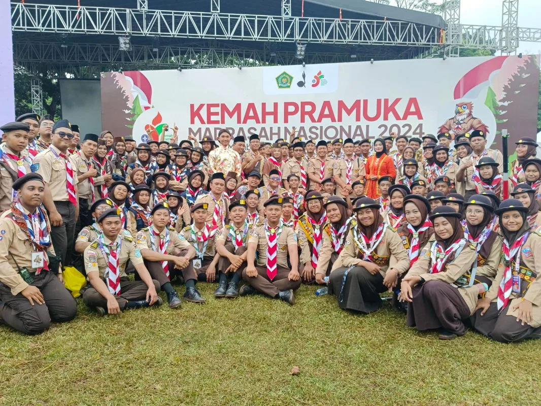 Kepala MTsN 2 Sleman Dampingi Siswa dalam KPMN di Cibubur