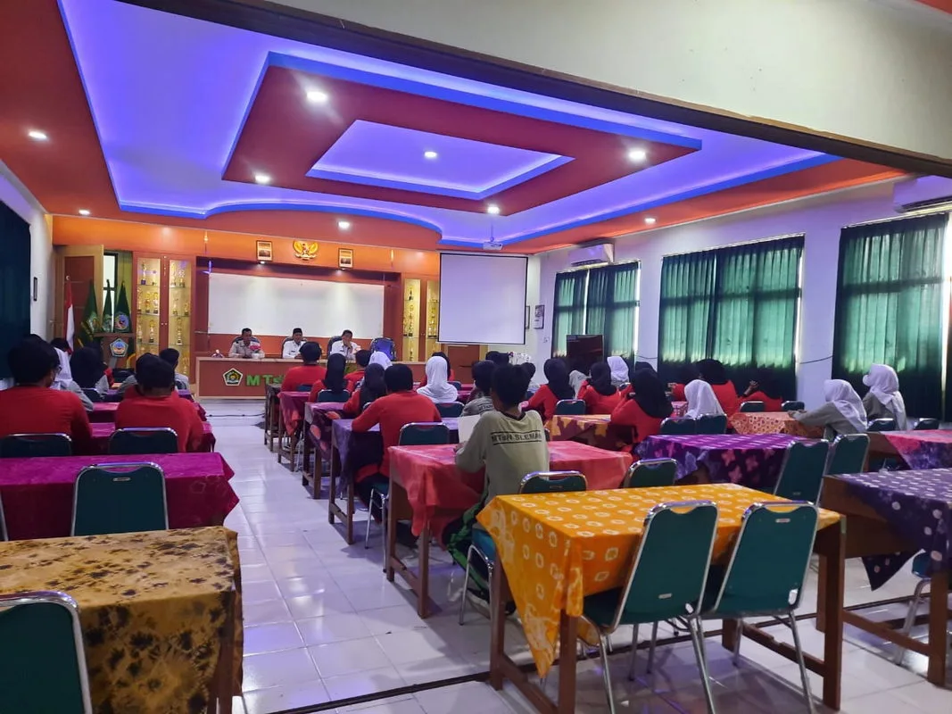Bentuk Pemimpin Masa Depan, MTsN 8 Sleman Gelar LDKS OSIS 2024