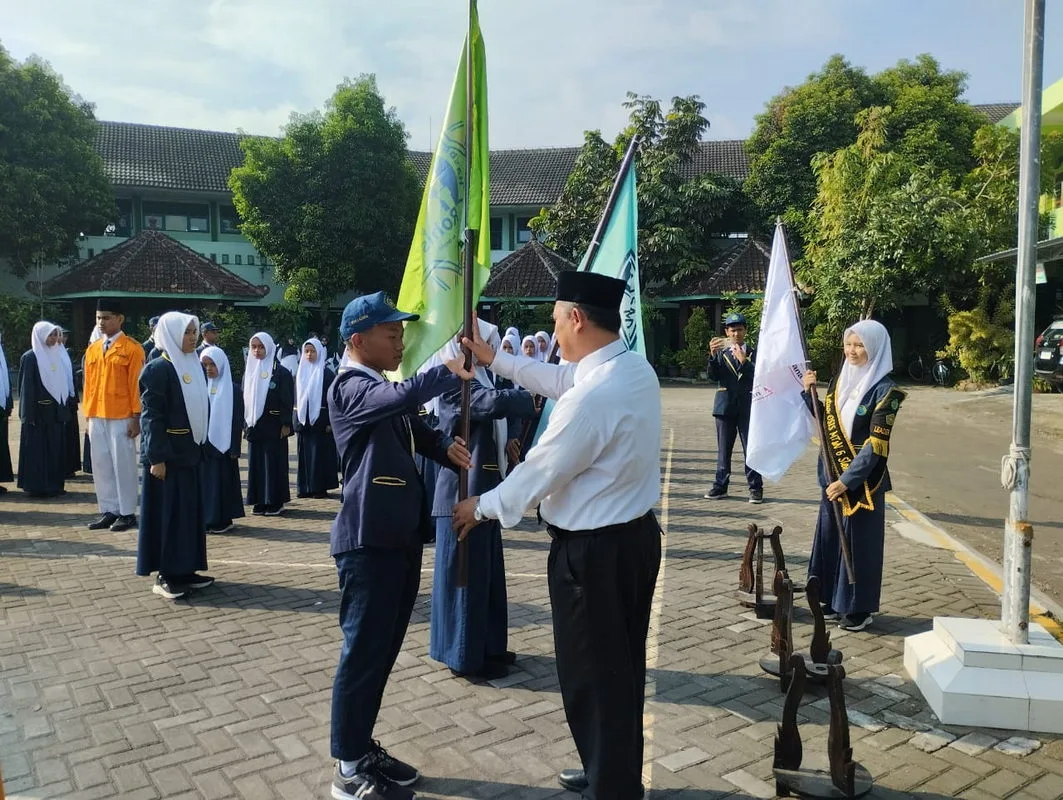 Pelantikan Unit Organisasi Kegiatan Siswa MTsN 6 Sleman
