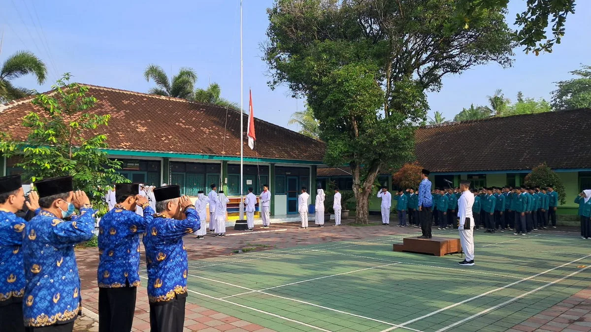 Peringatan Hari Pahlawan di MTs Negeri 1 Sleman: Wujudkan Nasionalisme di Kalangan Pelajar