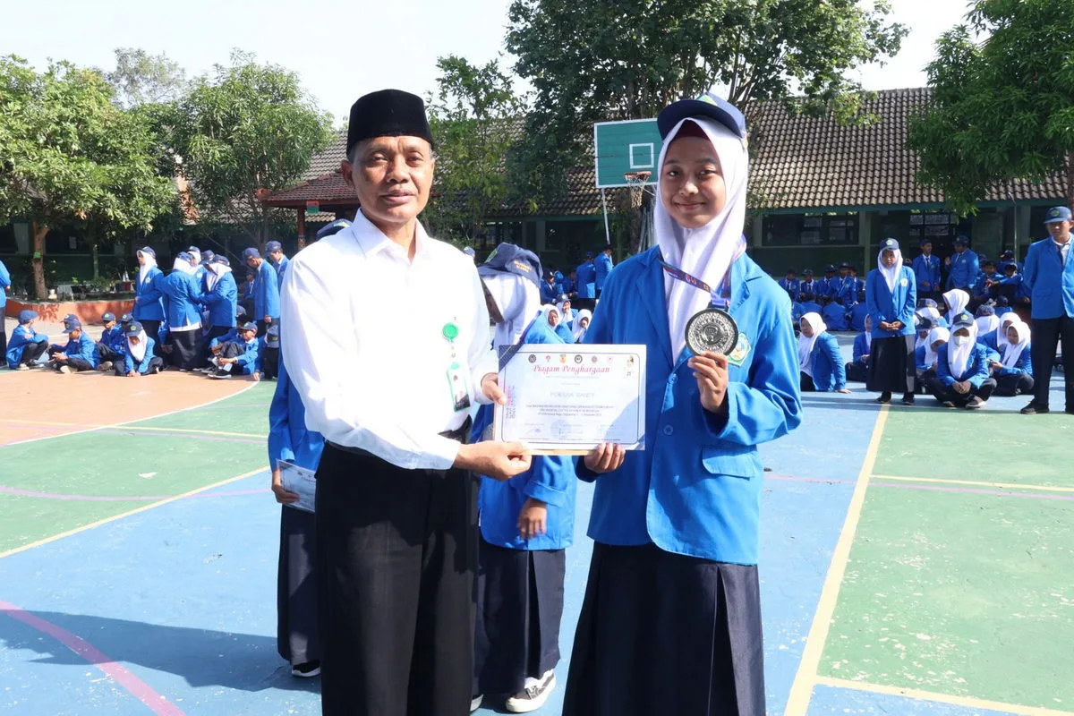 Siswa MTsN 8 Sleman Berjaya di “Presidential Cup 2024,” Morissa Randy Persembahkan Juara 2
