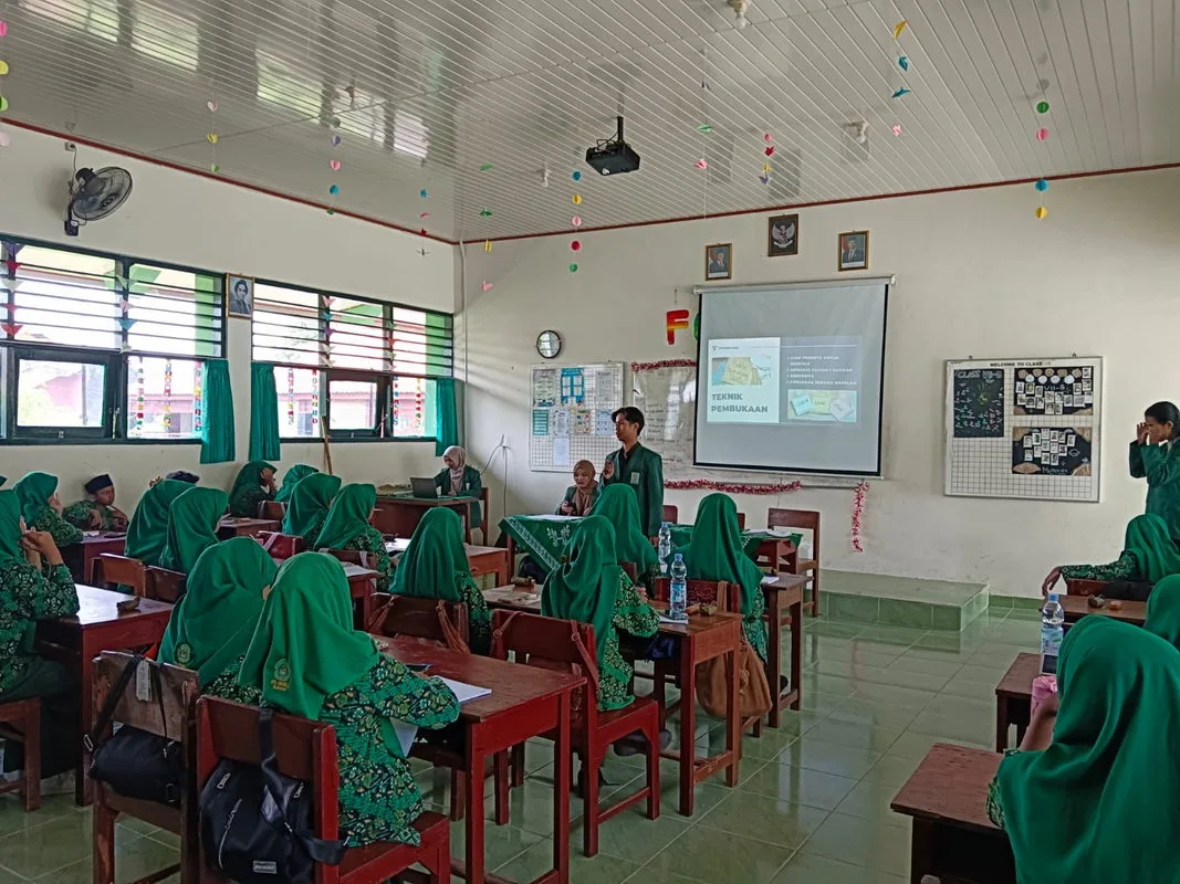 Pertajam Skill Public Speaking, Kelas Jurnalistik MTsN 3 Sleman Ikuti Workshop Berani Bicara Taklukan Dunia