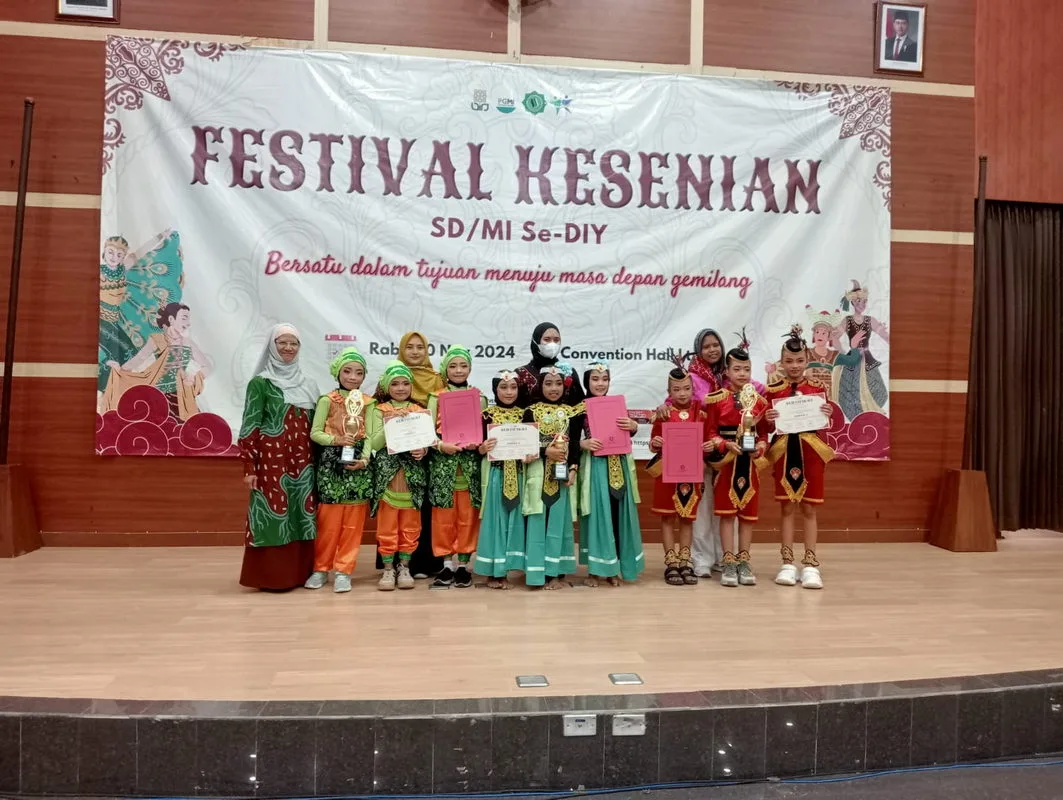 Siswa MIN 1 Sleman Raih Juara 1 Kesenian Tari di Festival SD/MI se-DIY