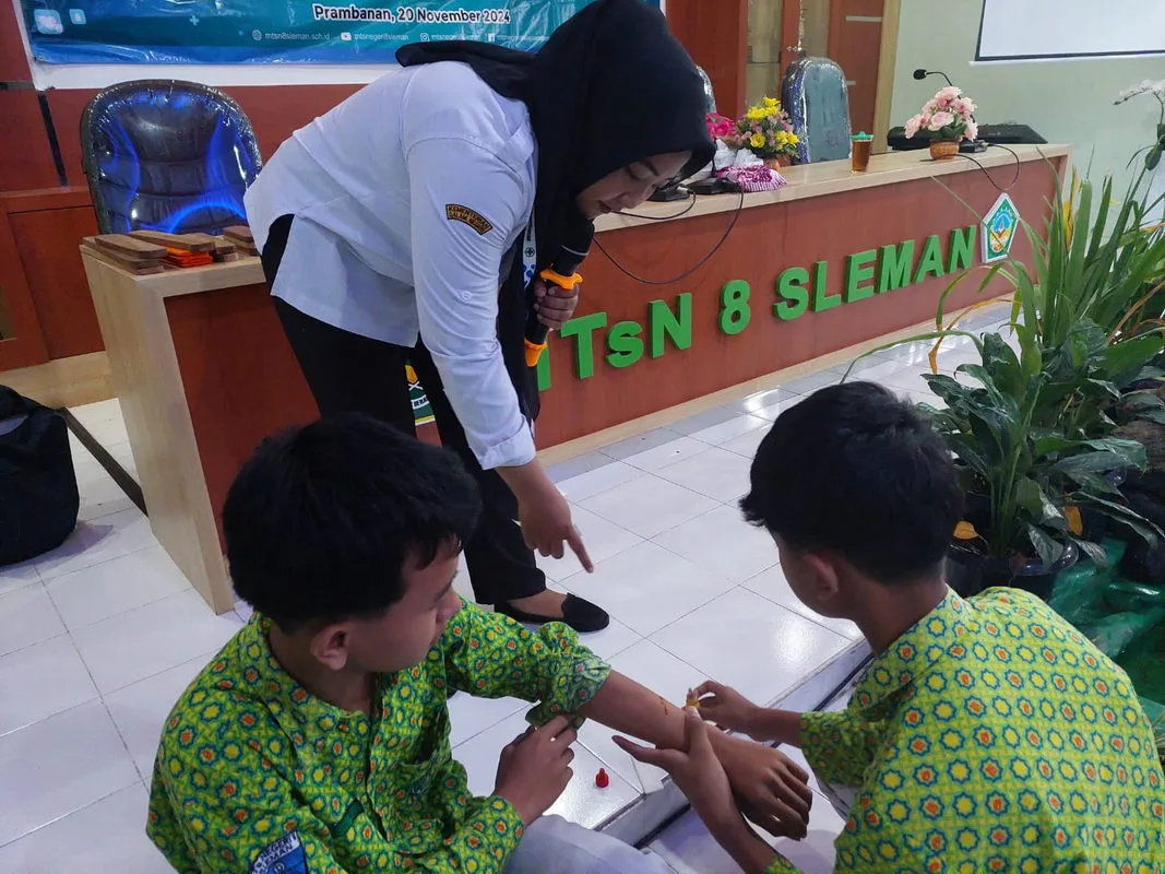 MTsN 8 Sleman dan Puskesmas Prambanan Adakan Penyuluhan Penanganan Penyakit Ringan untuk Siswa