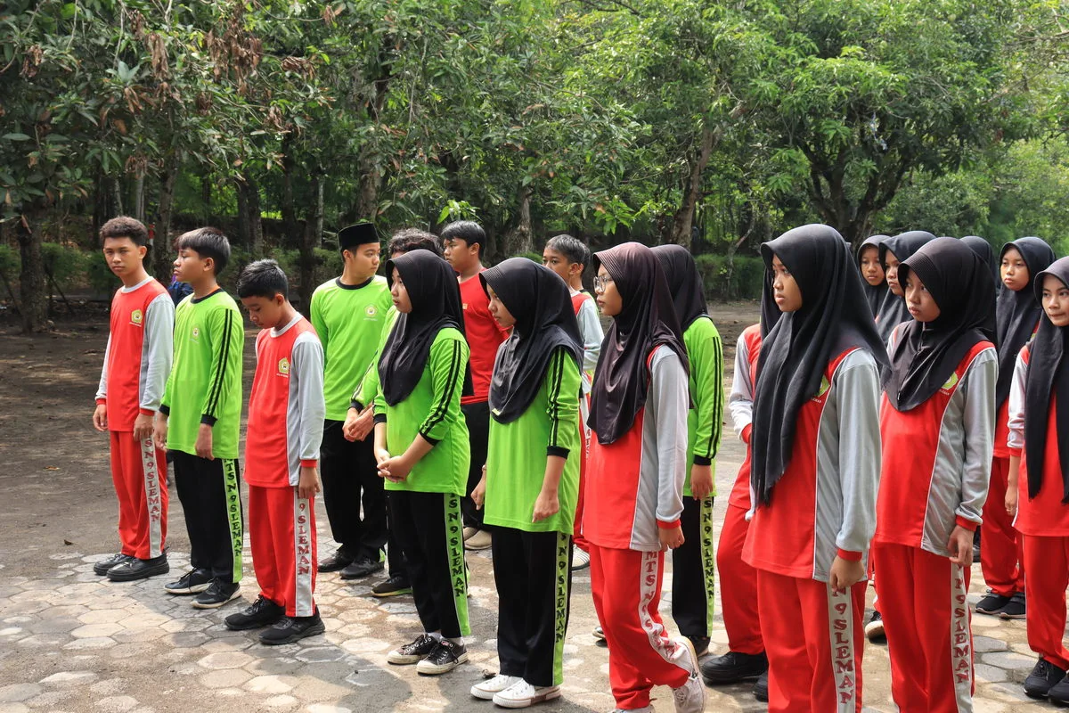 Pengurus OSIS MTsN 9 Sleman 2024/2025 Ikuti Outbound Seru di Jogja Adventure Zone