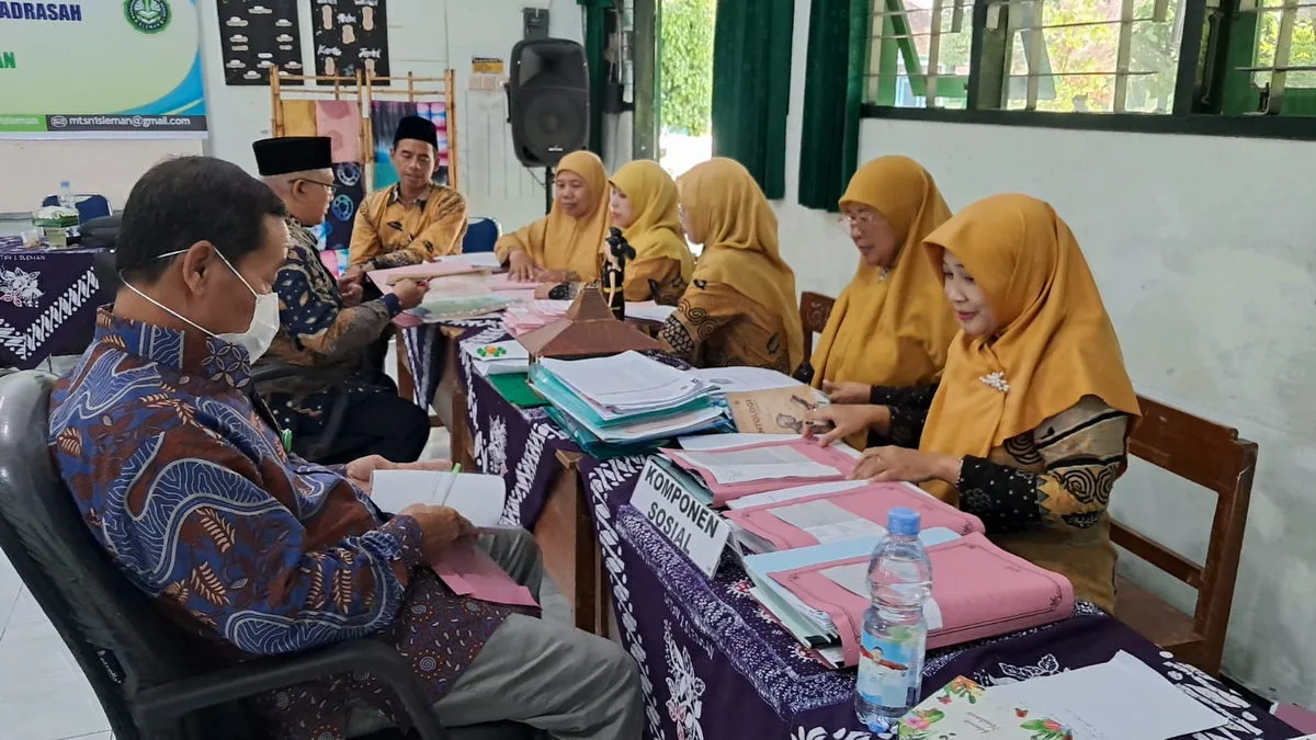 PKKM di MTsN 1 Sleman: Evaluasi Kepemimpinan H. Sutarjo Berlangsung Lancar