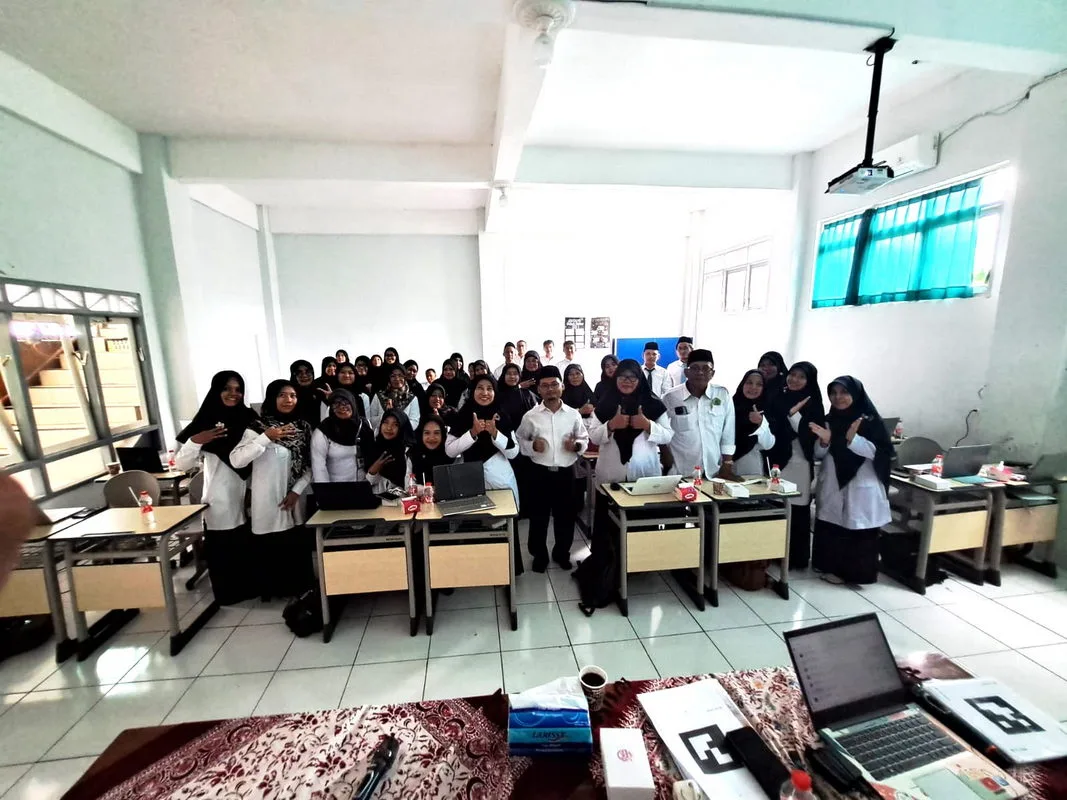 Guru MTsN 8 Sleman Ikuti Workshop MGMP Bahasa Inggris Kabupaten Sleman di MTs Pandanaran