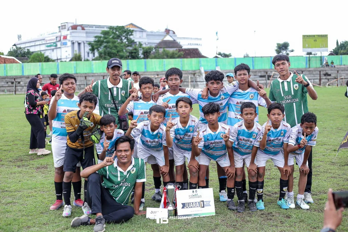 Dua Atlet Muda MTsN 8 Sleman Bersinar dalam Liga Anak Sleman 2024 bersama SSB Trio Muda