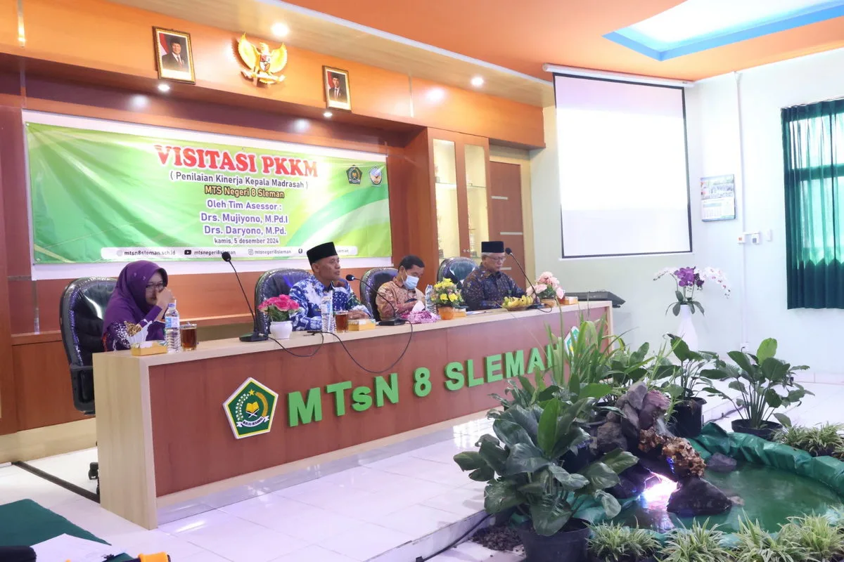 Kepala MTsN 8 Sleman Sambut Hangat Tim Asesor PKKM