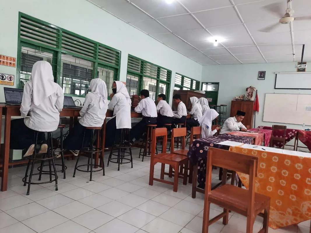 MTsN 8 Sleman Sediakan Fasilitas Laptop untuk Siswa Selama Asesmen Sumatif Akhir Semester Gasal 2024