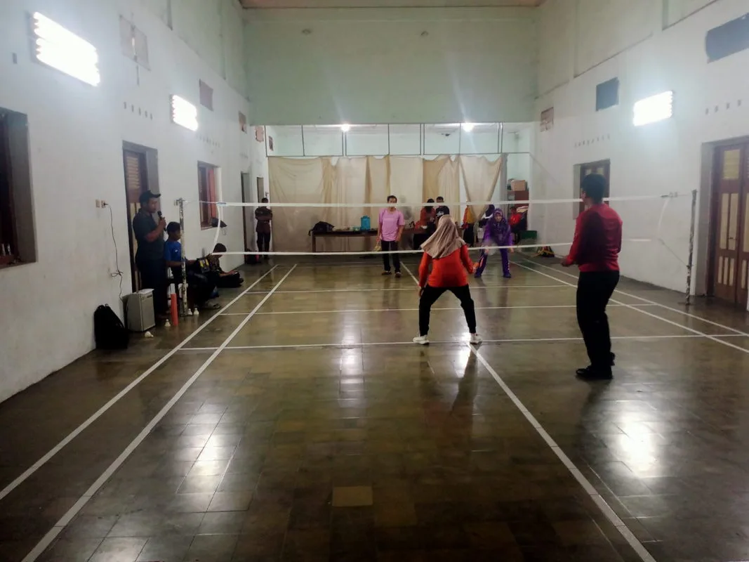 Menang Pertandingan, Tim Bulu Tangkis Guru MTs Negeri 3 Sleman Taklukkan Lawan