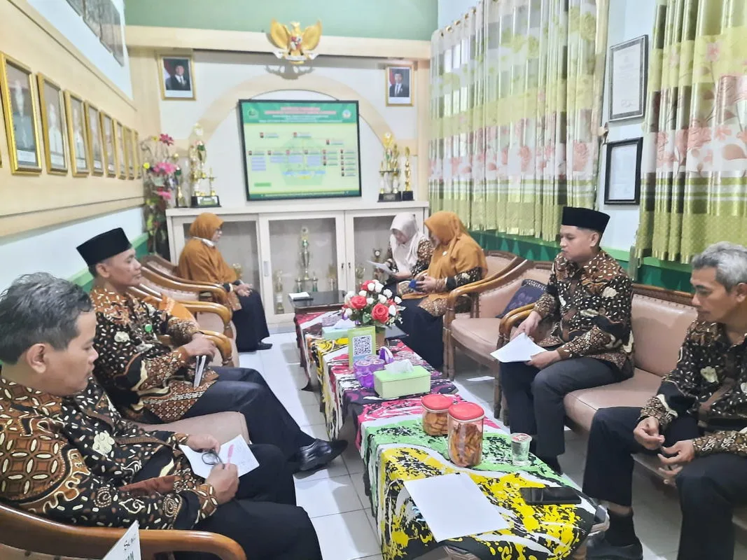 Persiapan Pencairan Beasiswa PIP, MTsN 8 Sleman Gelar Rapat Koordinasi