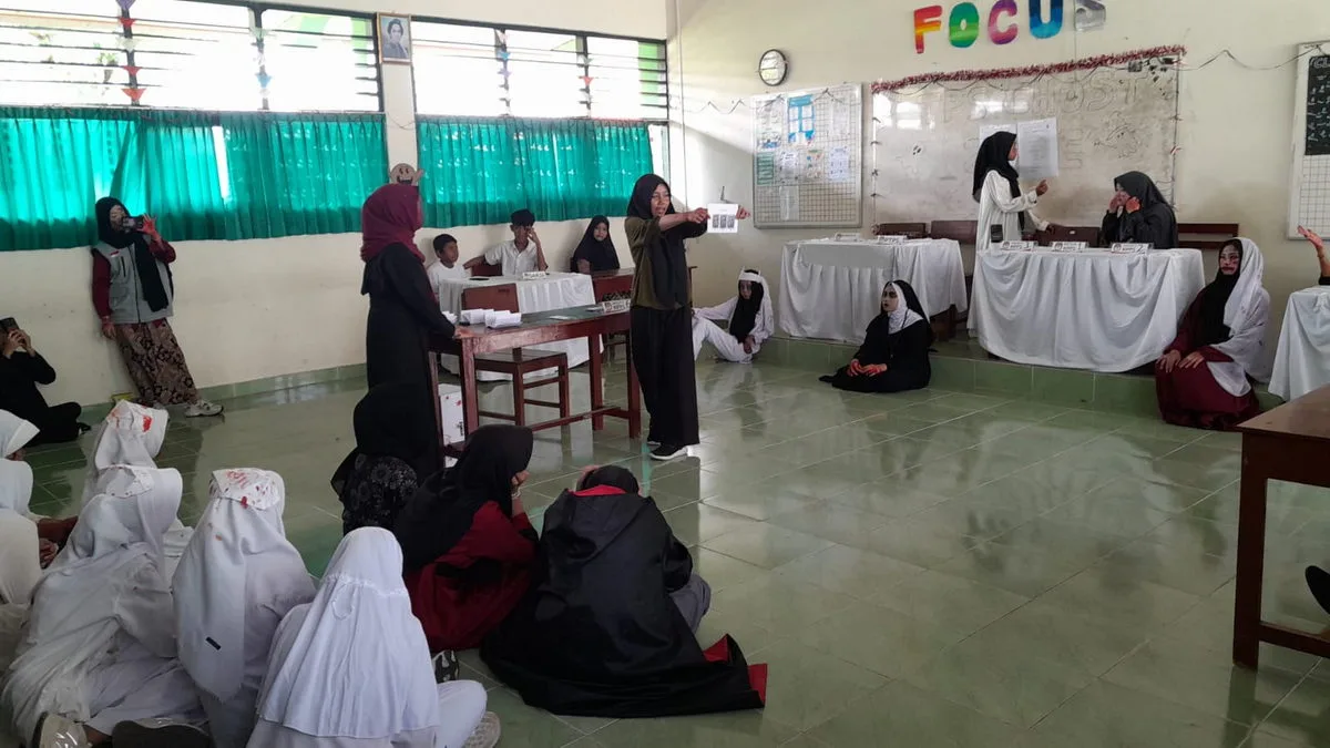 TPS Unik Bernuansa Horor MTs N 3 Sleman Sedot Perhatian dalam Pemilos 2024