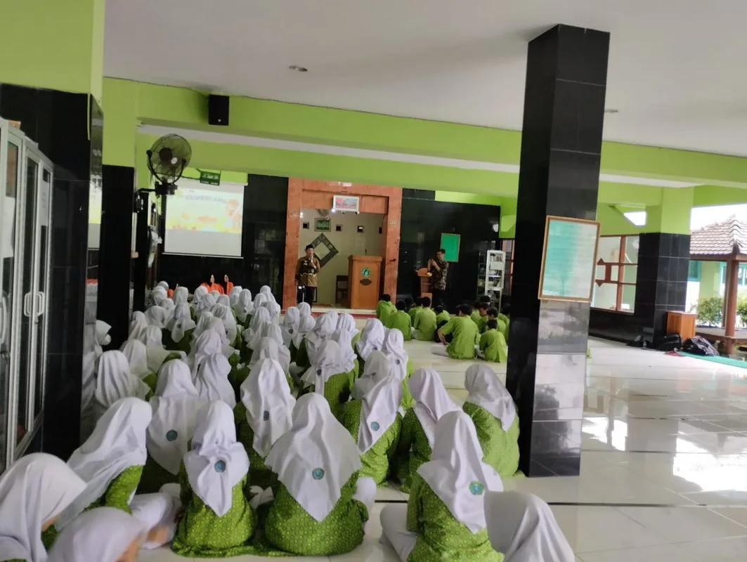 MTsN 6 Sleman Gandeng UAD Suluh Masalah Gizi