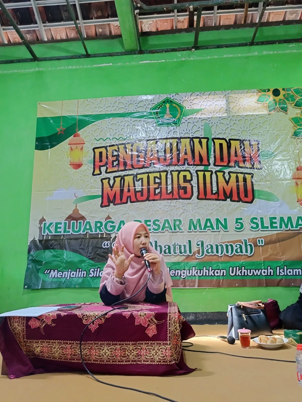 MAN 5 Sleman Gelar Pengajian untuk Keluarga Besar Guru dan Pegawai