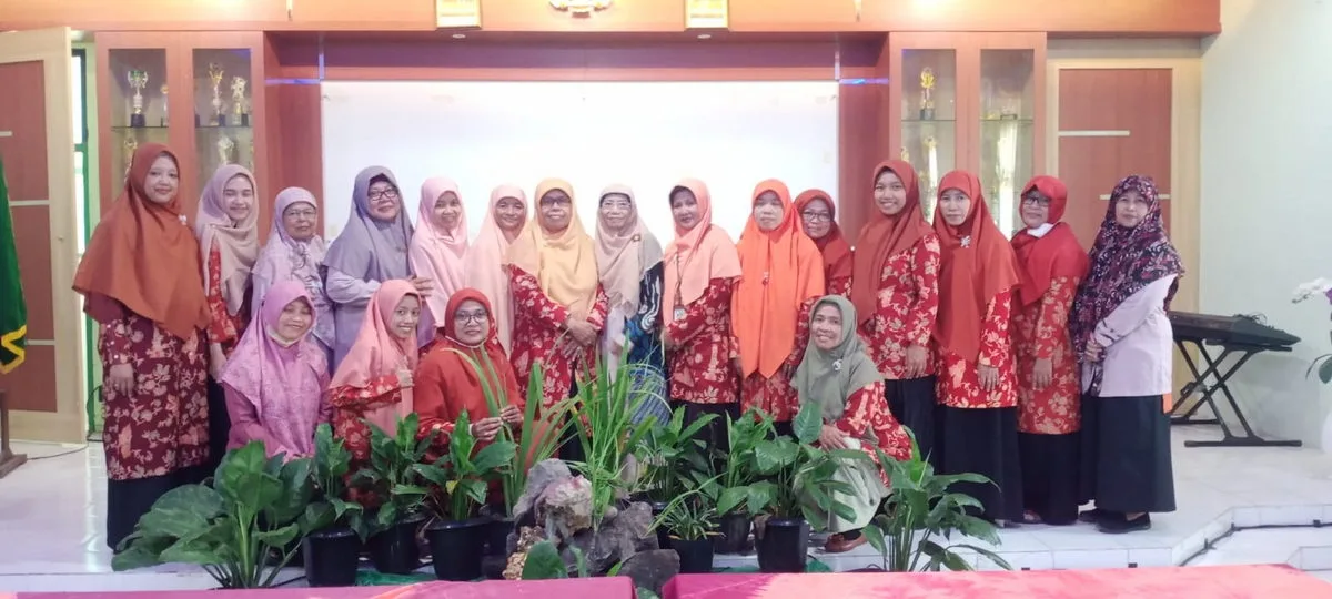 “Perempuan Berdaya, Madrasah Maju” Menjadi Tema Pertemuan Darma Wanita MTsN 8 Sleman
