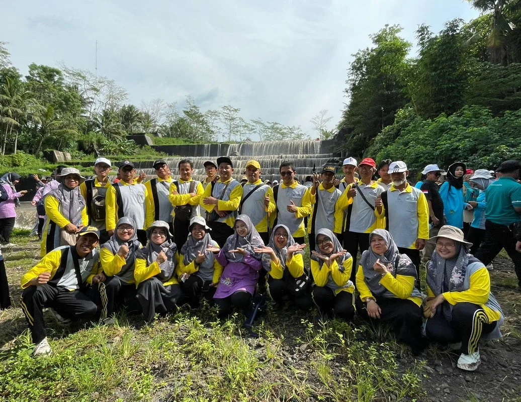 Energi Positif di HAB ke-79 Kemenag, MTsN 4 Sleman Ikut Senam Massal dan Jalan Sehat