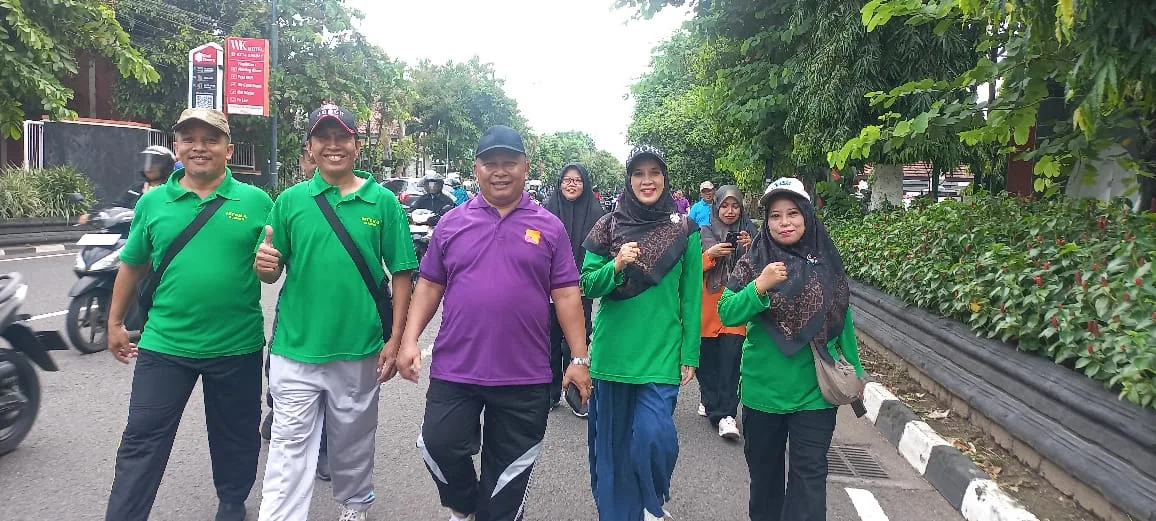 Semarak Jalan Sehat Kerukunan, MTsN 4 Sleman Meriahkan Puncak HAB Fest Kanwil Kemenag DIY