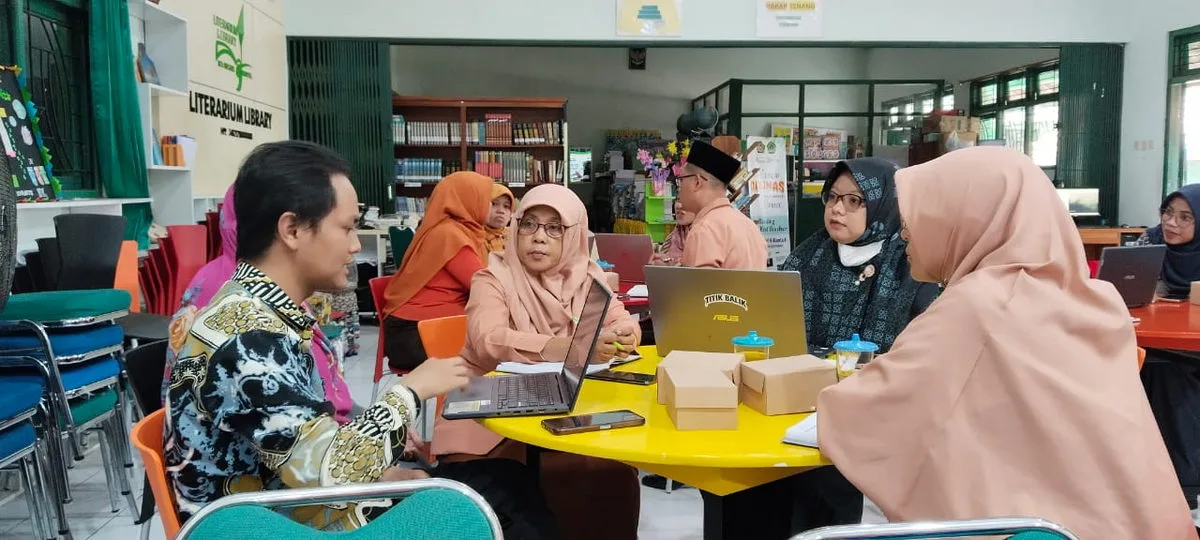 Tim PMPZI WBK MTsN 9 Sleman Laksanakan Studi Tiru di MTsN 9 Bantul