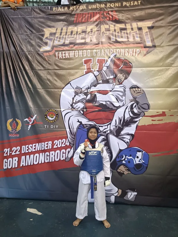 Ayrin Naura Ratnadewati Siswi MTsN 9 Sleman Raih Juara 3 Kyorugi Cadet Putri U44 Kg